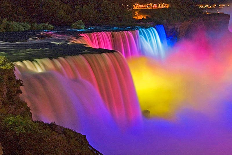 niagara falls at night